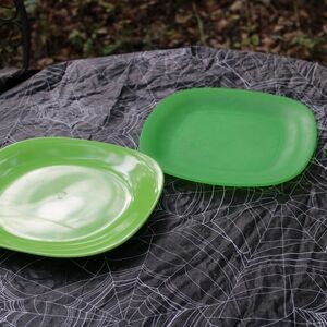 Mainstay Bright Green Square Dinner Plates